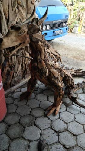 Product image of the product “Dragon, 150 cm Height, Teak Wood, Natural ”